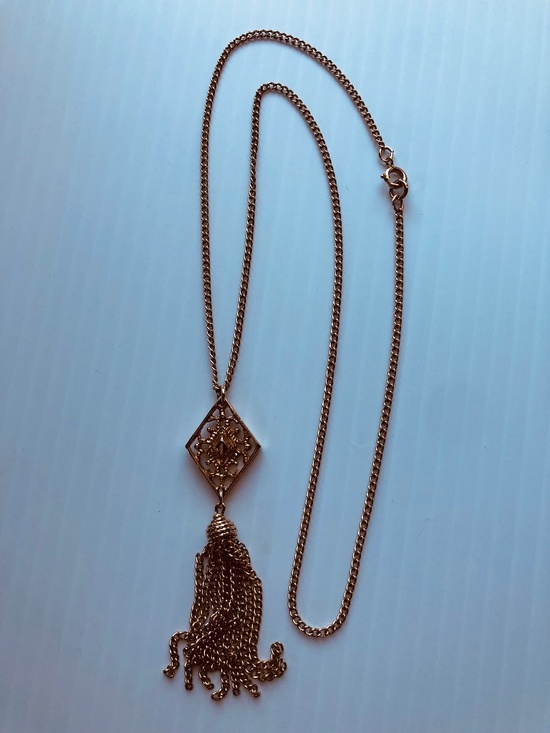 Sarah Coventry long gold tone tassel necklace - Picture 2 of 6